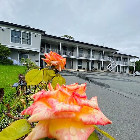 Colonial Lodge Motor Inn Yass Exterior photo
