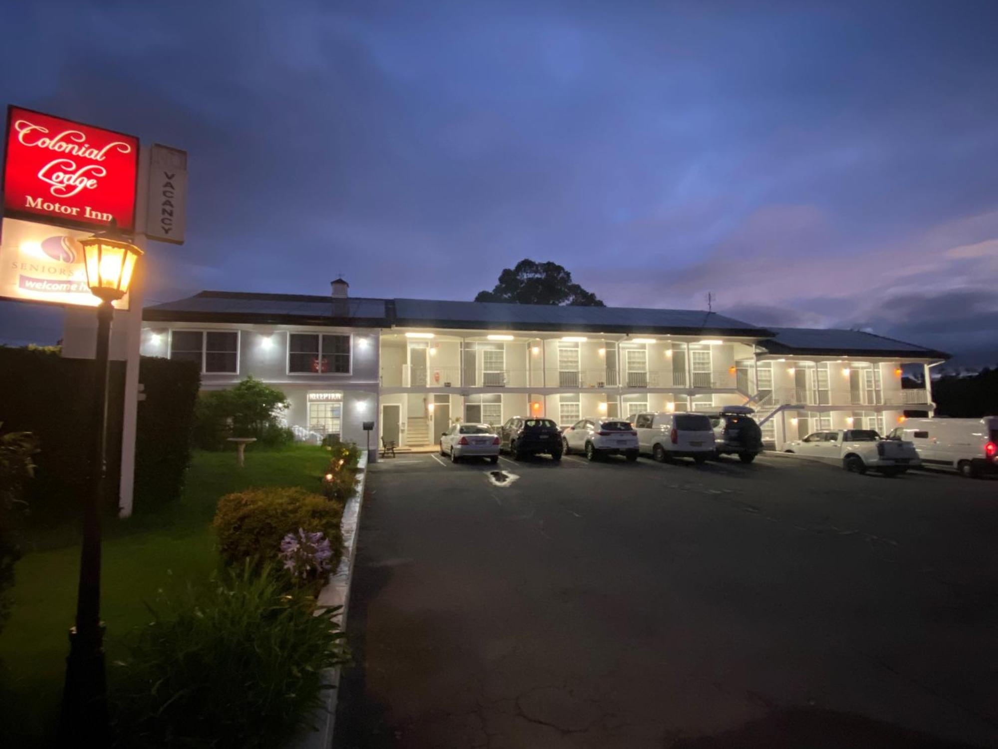 Colonial Lodge Motor Inn Yass Exterior photo