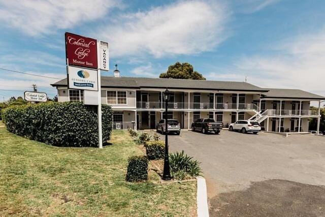 Colonial Lodge Motor Inn Yass Exterior photo