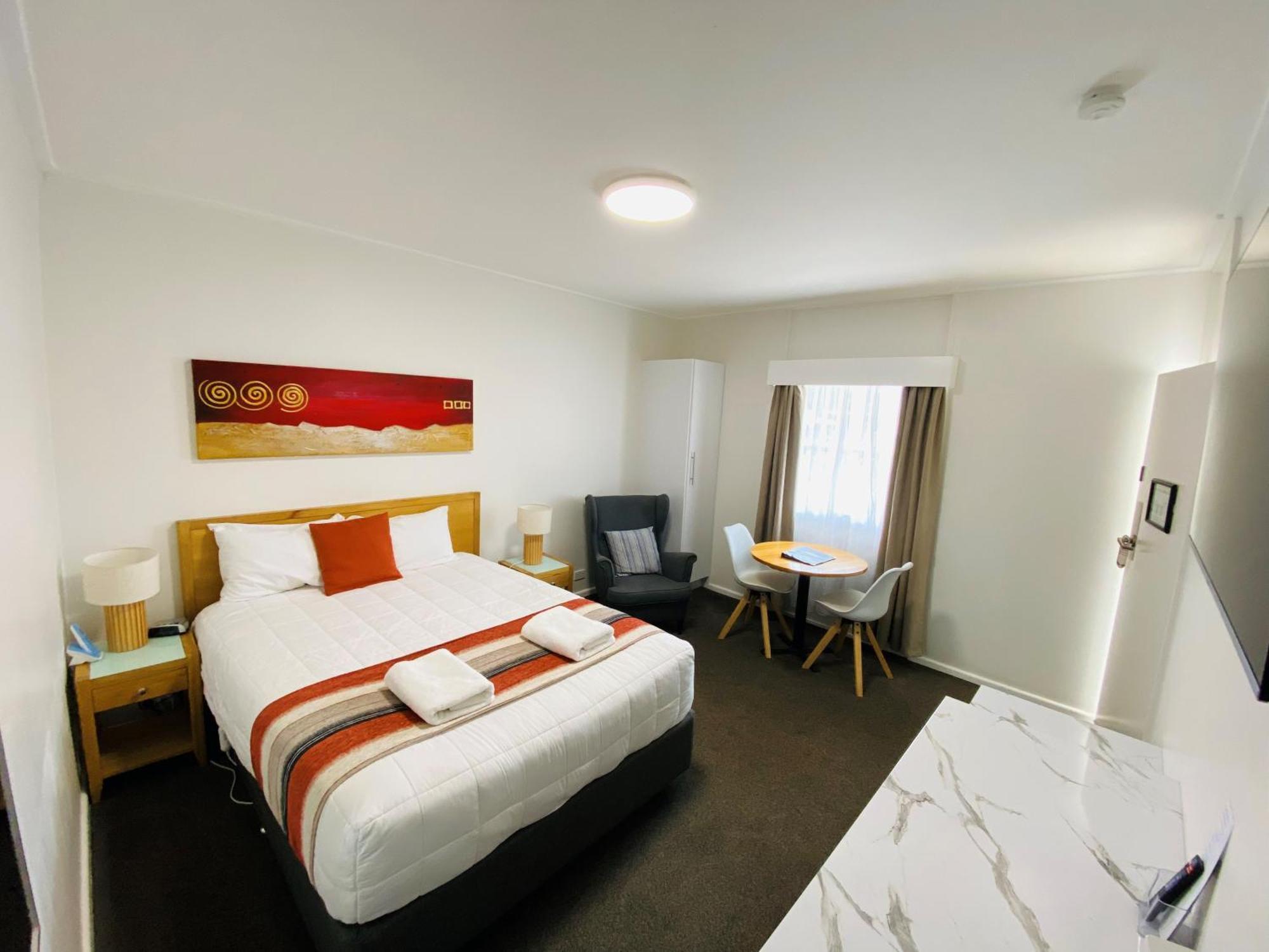 Colonial Lodge Motor Inn Yass Exterior photo